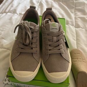 NWT Cariuma IBI Low cloud gray suede sneaker